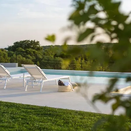 Ps Deluxe Hotel 4*