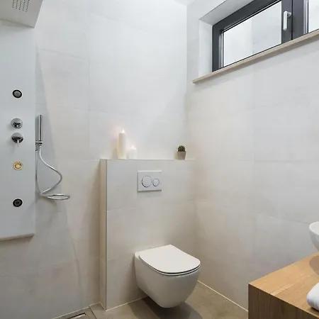 Ps Deluxe Hotel