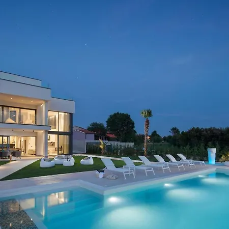 Ps Deluxe 4*
