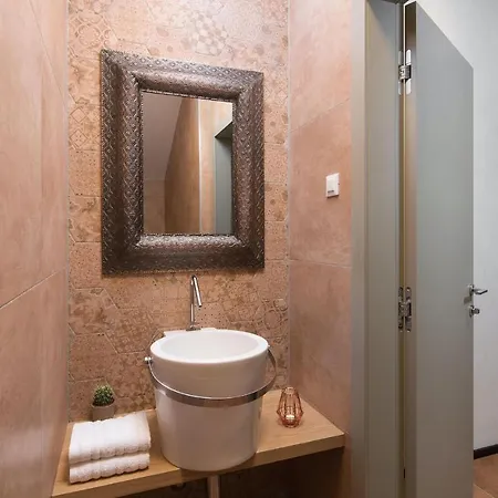 Ps Deluxe Hotel 4*